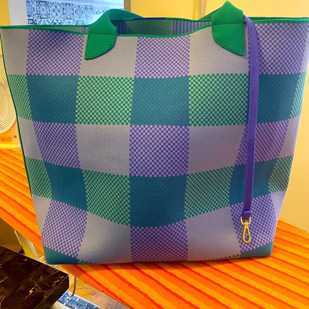 Rothy’s Lightweight Tote in blueberry gingham (retired color!)